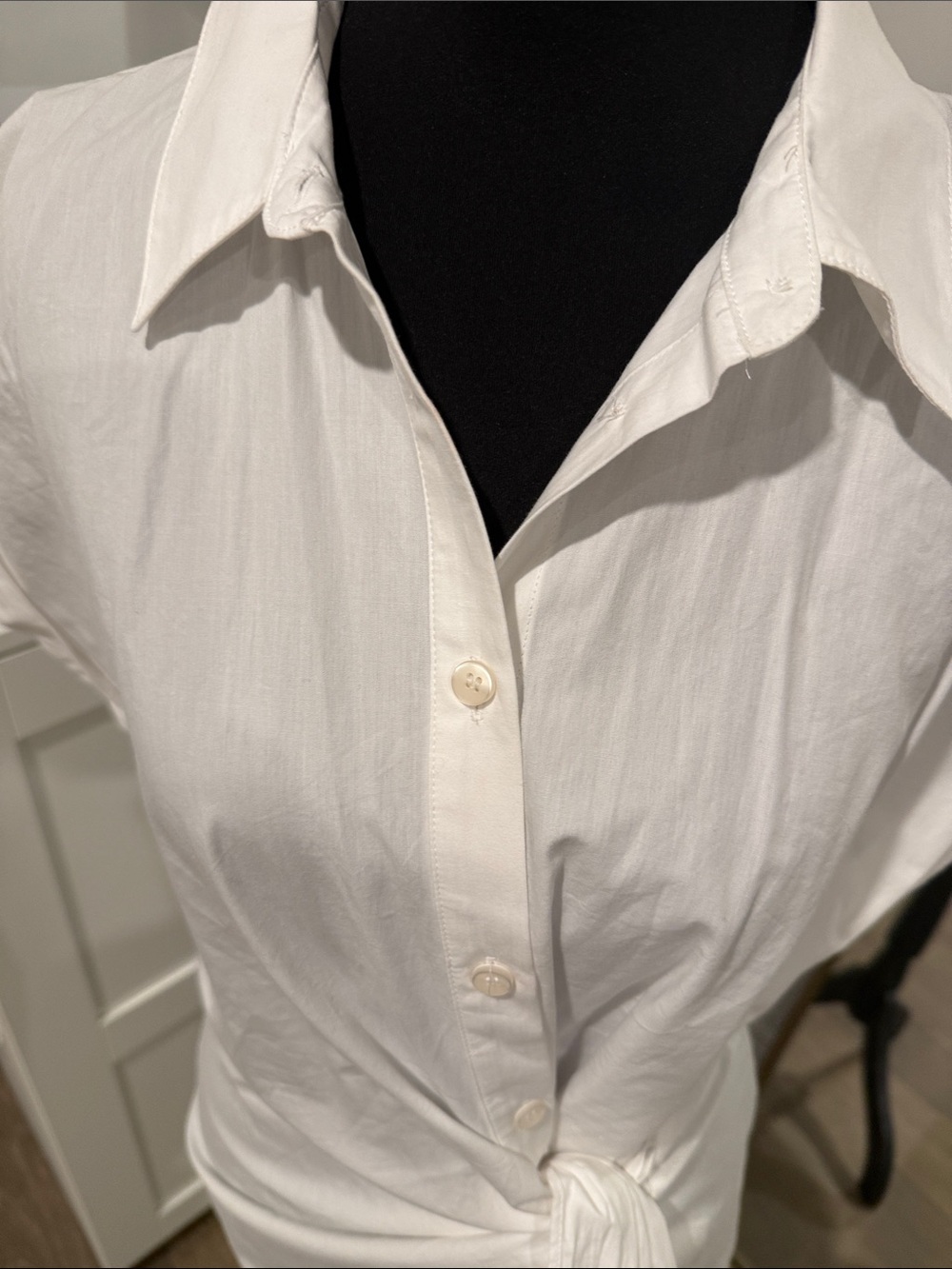 Zara White Short-Sleeve Button-Down with Front Tie - Picture 5 of 11